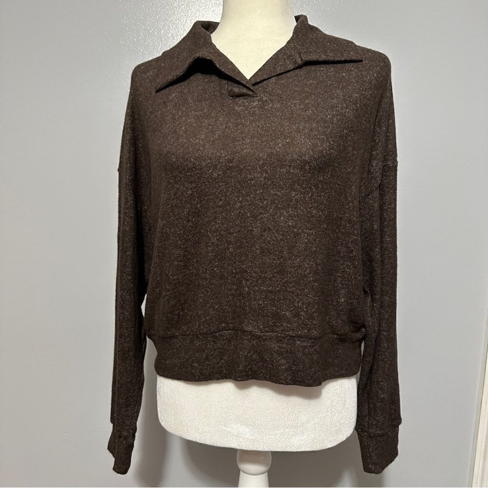 Kimberly brown long sleeve shirt. Back is longer size M